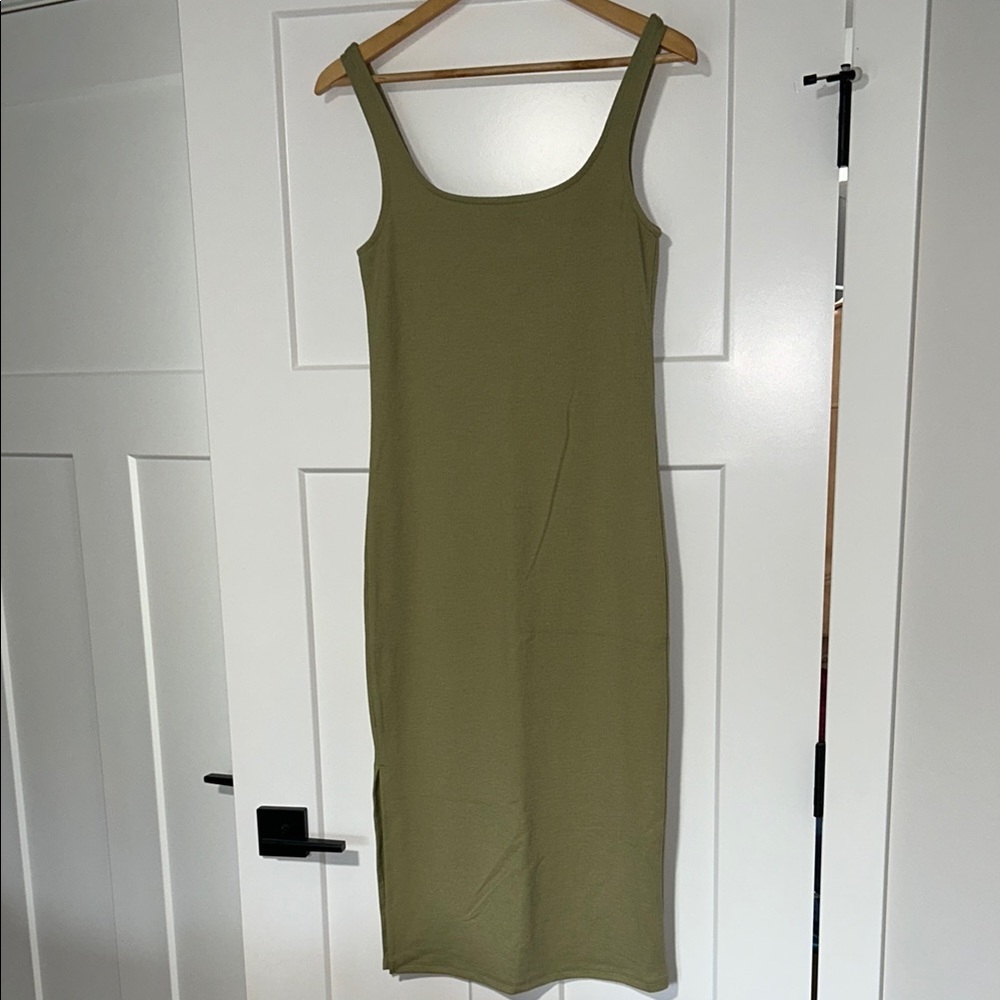 Vero Moda Green Ribbed Sheath Midi Dress